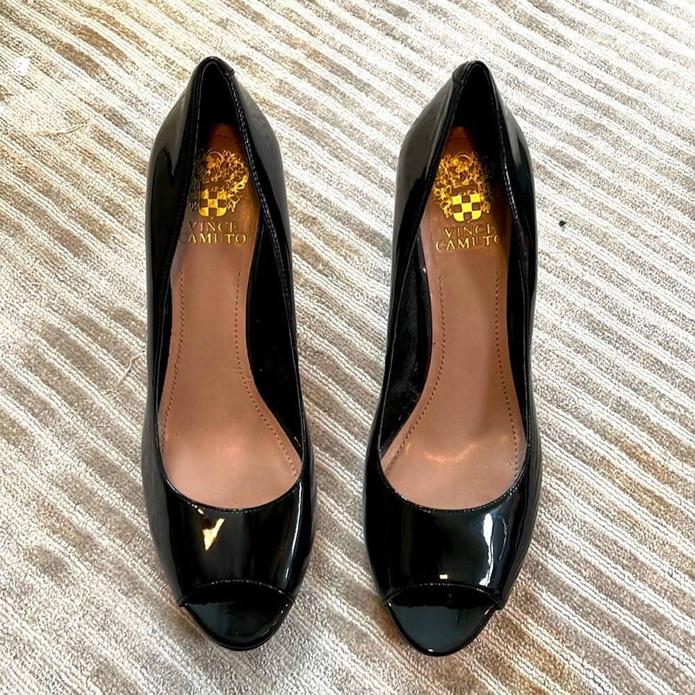 NEW Vince Camuto Black Patent Leather Peep Toe Heels - Size 9